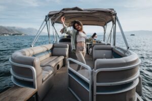 Read more about the article How To Shop For The Perfect Pontoon 77880